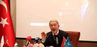 Hulusi Akar dijital teröre dikkat çekti