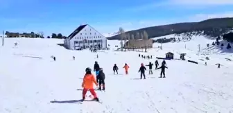 Karslı Öğrenciler Sarıkamış'ta Kayak Eğitimi Aldı