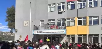 Öğrencilere Güvenli Okul Yolculuğu Eğitimi