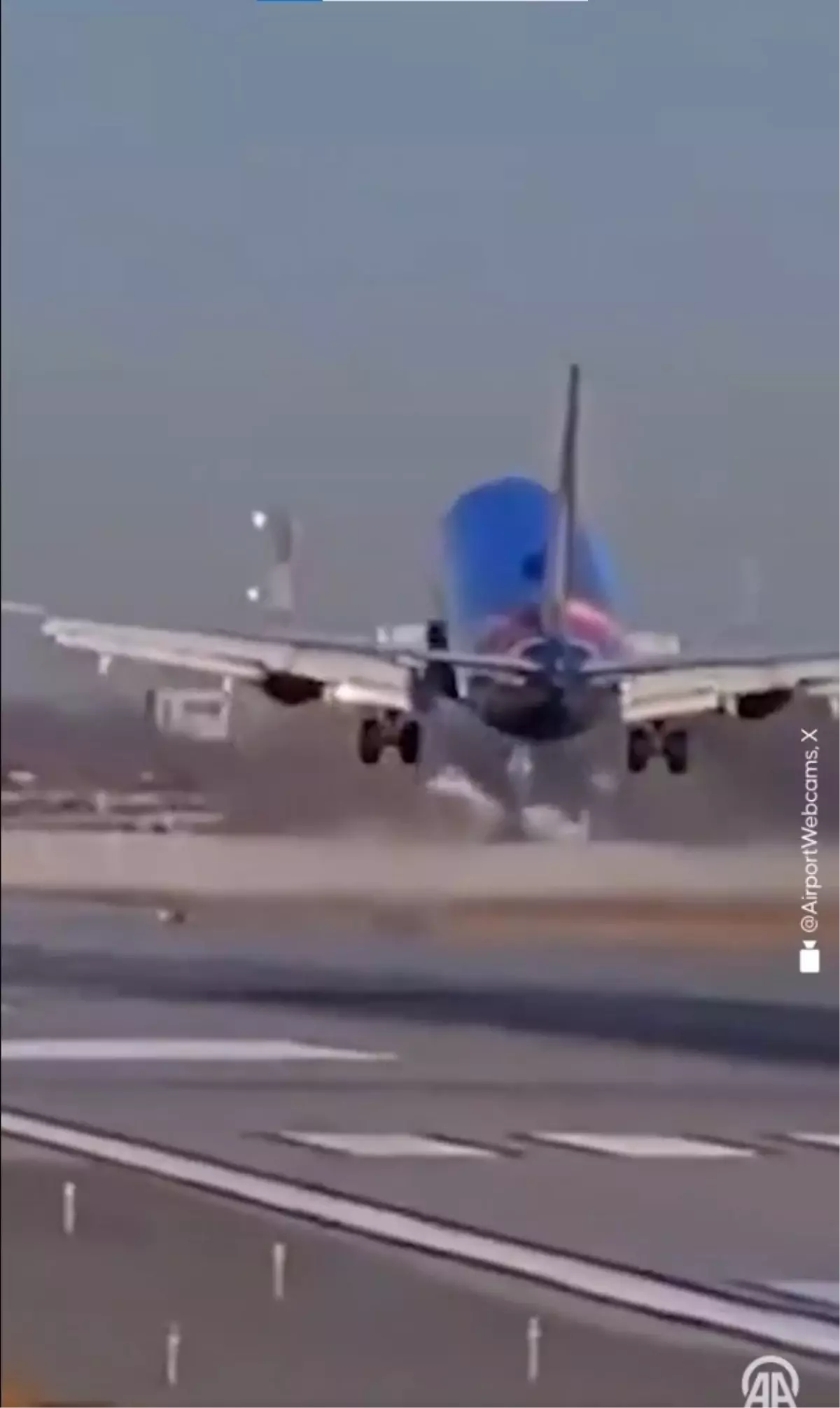 ABD'deki havalimanında faciadan dönüldü! Pilot yüzlerce yolcunun hayatını böyle kurtardı