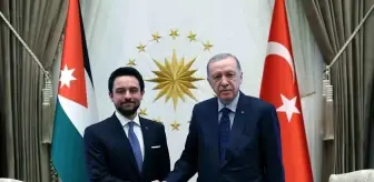 Cumhurbaşkanı Recep Tayyip Erdoğan, Ürdün Haşimi Krallığı Veliaht Prensi Hüseyin bin Abdullah'ı Cumhurbaşkanlığı Külliyesinde kabul etti.