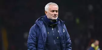 Takımın başında görmek istiyorlar: Chelsea'de taraftarlar, maç öncesi Mourinho'nun ismini haykırdı