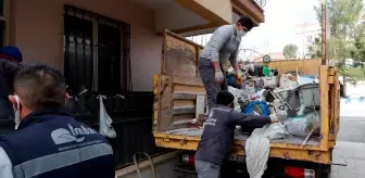 Hayatını kaybeden emekli öğretmenin evinden iki kamyon çöp çıktı