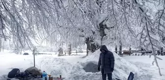 Kampçılar Domaniç Dağları'nda Iglo Ev Yaptı