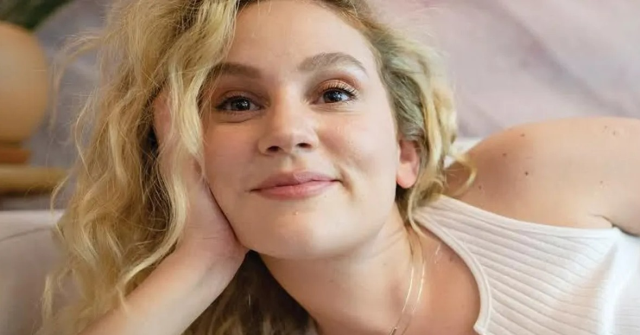 Farah Zeynep Abdullah ve Athena Gökhan sevgili mi? Farah Zeynep Abdullah ve Athena Gökhan sevgili mi?