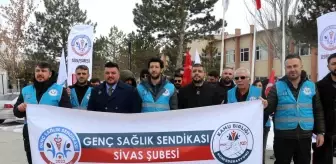 Genç Sağlık Sendikası'ndan Cumhuriyet Üniversitesi Hastanesi'nde Sorunlar İçin Basın Açıklaması