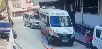 Servis minibüsü top oynayan 5 yaşındaki çocuğu ezdi