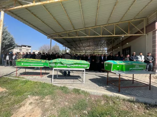 A heartbreaking image from the funeral of 3 siblings who died from gas leaking from the stove