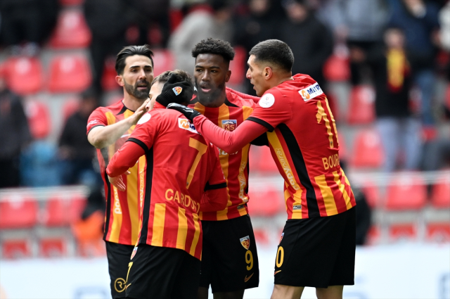 Beşiktaş-Kayserispor maçı CANLI nasıl izlenir? Beşiktaş Kayserispor maçı şifresiz, HD, donmadan izle