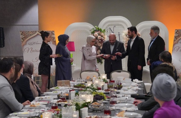 Kızılcık Şerbeti CANLI İZLE! Show TV Kızılcık Şerbeti 90. bölüm canlı izle! Son bölümde neler oldu? Show TV 28 Şubat Canlı izle!