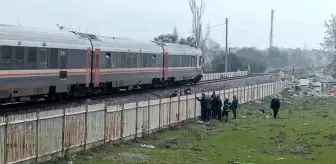 Manisa'da Tren Kazası: Genç Adam Ağır Yaralandı