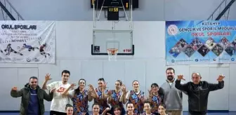 Moymulspor U18 Kız Basketbol Takımı Kütahya Şampiyonu