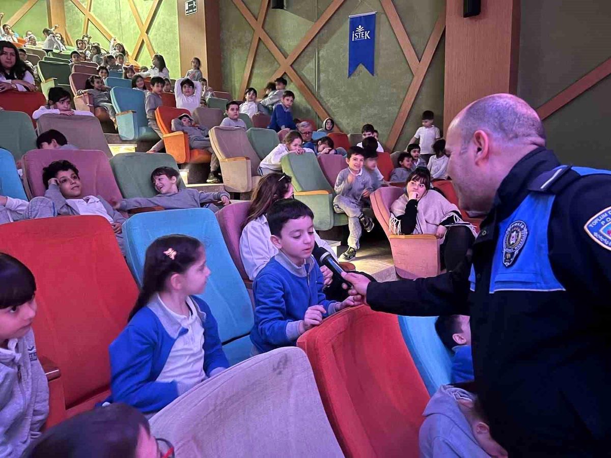 Afyonkarahisar'da Polis Ekiplerinden Öğrencilere Suç Önleme Eğitimi