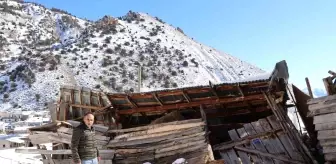 Erzurum'da Yoğun Kar Yağışı Çatıları Çöktürdü