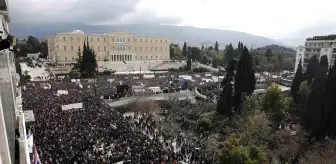 Yunanistan'da Tren Kazası Protestoları Çatışmalara Dönüştü