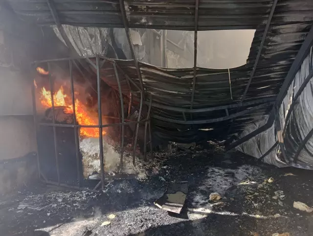 Ankara'da yatak fabrikasında yangın çıktı! İşçiler tahliye edildi