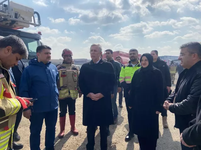 Ankara'da yatak fabrikasında yangın çıktı! İşçiler tahliye edildi