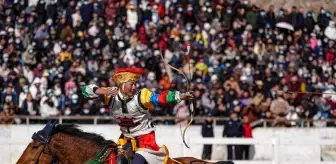 Lhasa'da Geleneksel Binicilik Gösterisi