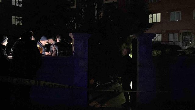 Eski eşini yeni sevgilisiyle yakaladı, ortalık kan gölüne döndü