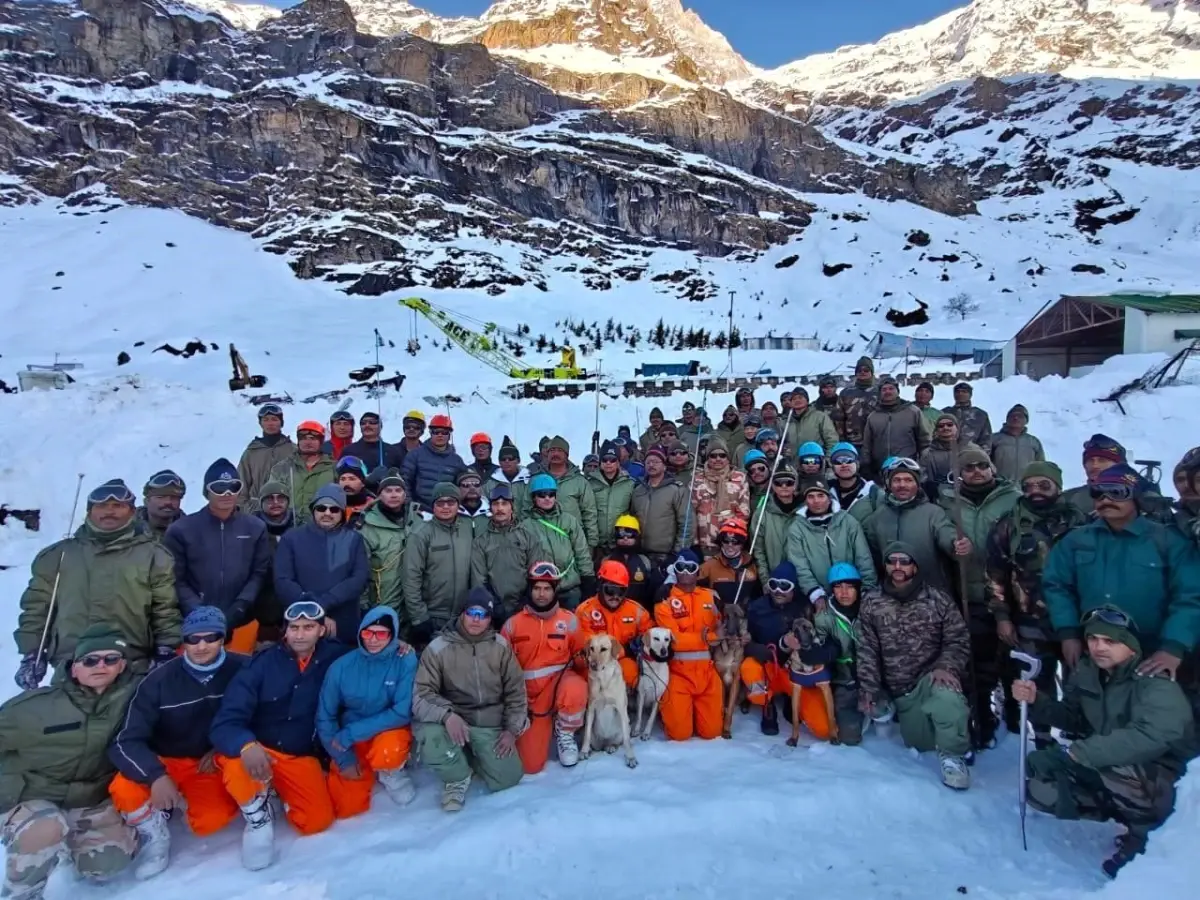 Uttarakhand'da Çığ Felaketi: 46 İşçi Kurtarıldı, 8 Kişinin Cansız Bedeni Bulundu