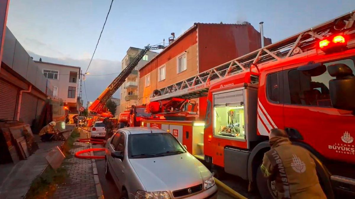Küçükçekmece'de İftar Vakti Yangın Paniği