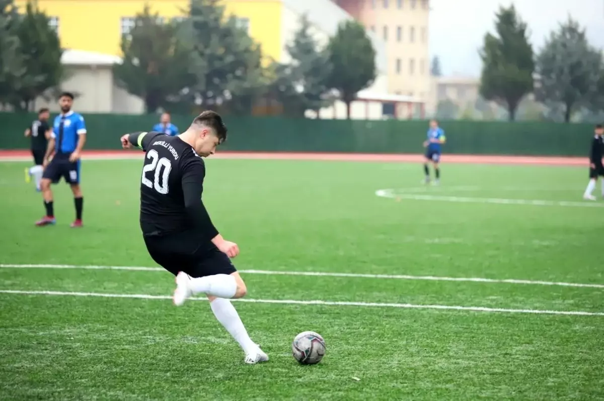 Denizli, Okul Sporları Futbol Gençler Grup Şampiyonası'na Ev Sahipliği Yapacak