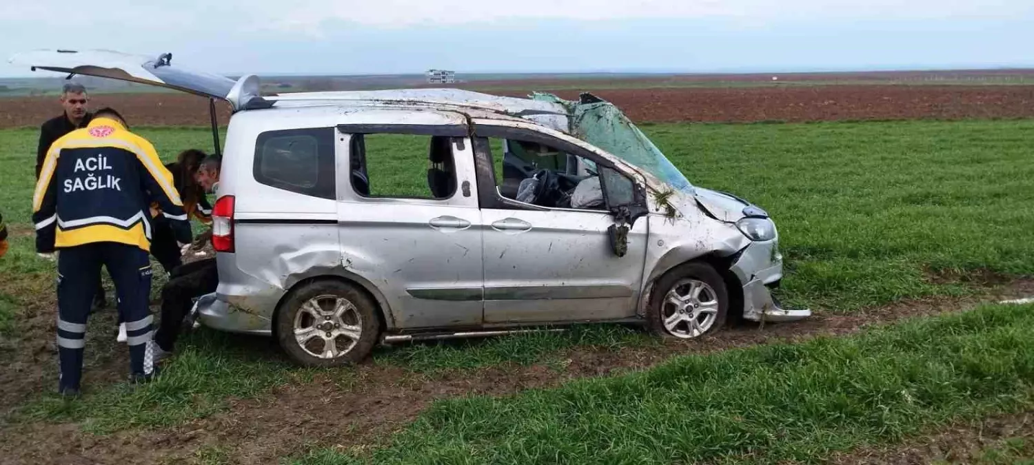 Tekirdağ'da Hafif Ticari Araç Takla Attı: 4 Yaralı