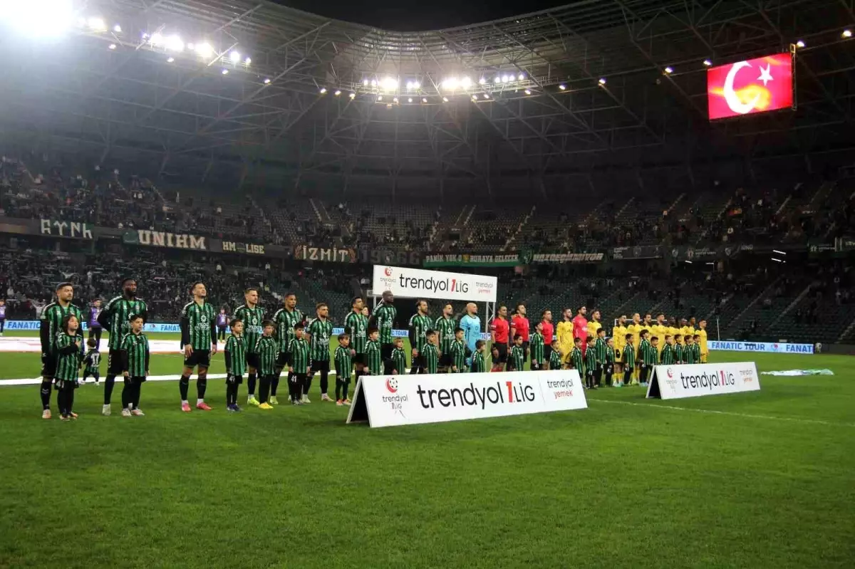 Kocaelispor ve İstanbulspor Beraberlik İle Ayrıldı