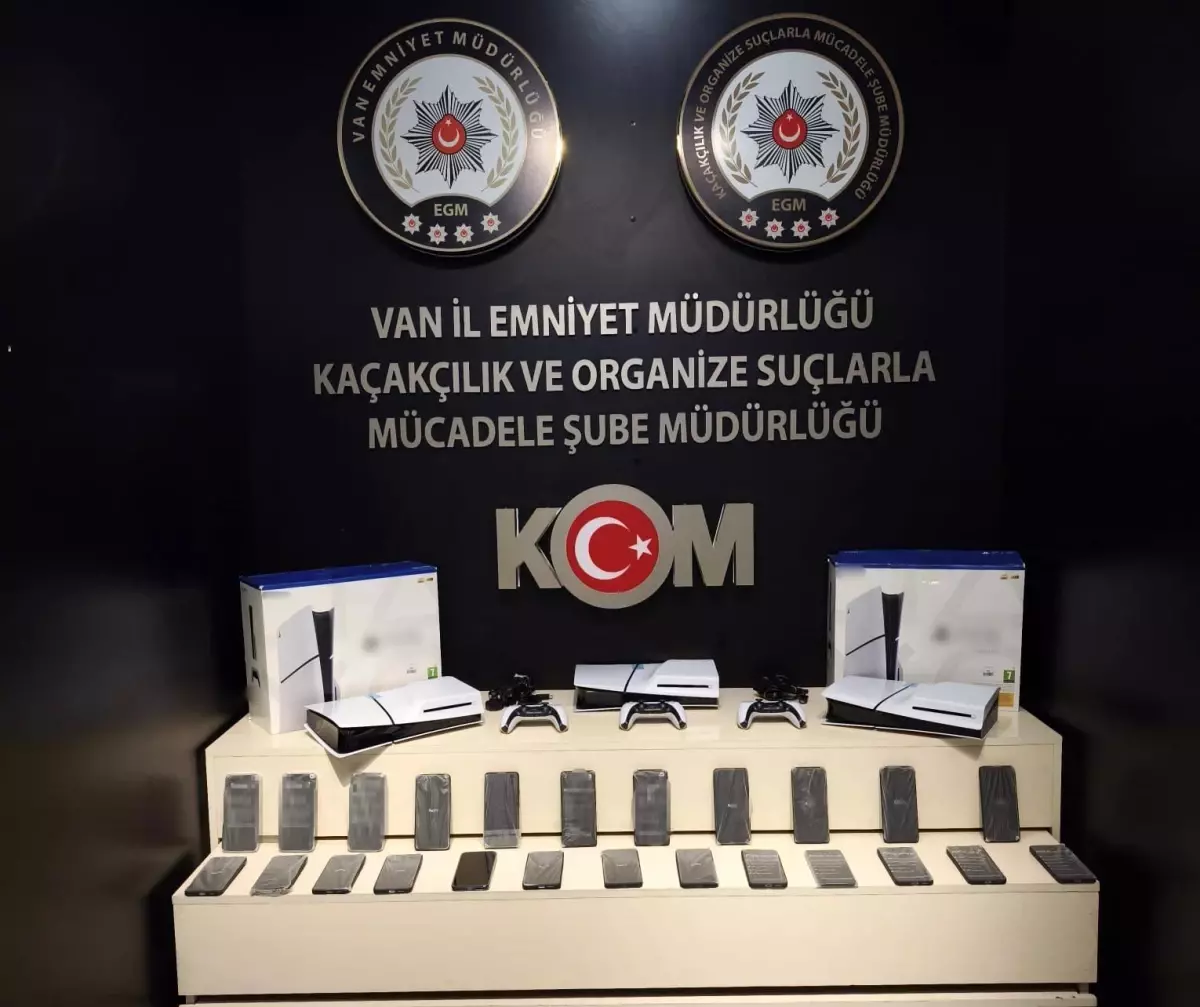 Van'da Gümrük Kaçağı Malzemeler Ele Geçirildi