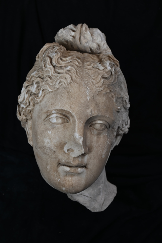 Hermes heykeli neyi temsil eder? Hermes heykeli nerede bulundu?