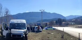 Karabük'te İki Ayrı Trafik Kazasında 6 Kişi Yaralandı