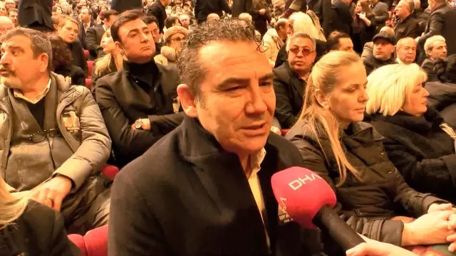 Usta sanatçı Edip Akbayram'a gözyaşları eşliğinde veda! 'Seni saklayacağım baba' Usta sanatçı Edip Akbayram'a gözyaşları eşliğinde veda! 'Seni saklayacağım baba'