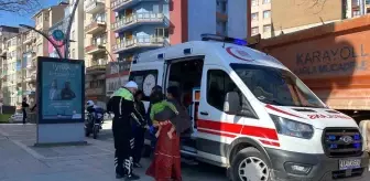 Ambulansın Önüne Atlayan 12 Yaşındaki Kız Çocuğu Yara Almadan Kurtuldu