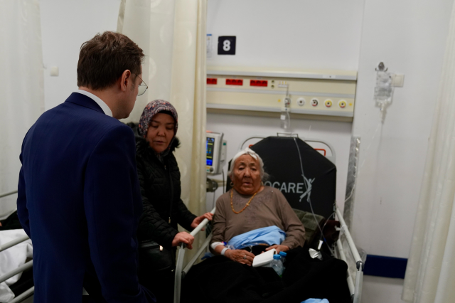 AK Parti Sağlık Politikaları Başkanı, Doktorlarla İftar Yaptı ve Hastaları Ziyaret Etti AK Parti Sağlık Politikaları Başkanı, Doktorlarla İftar Yaptı ve Hastaları Ziyaret Etti