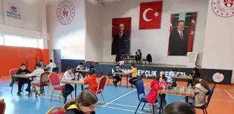 Hakkari'de Okul Sporları Satranç İl Şampiyonası Heyecanı