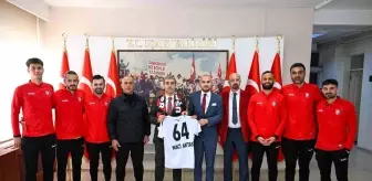 Uşak Valisi Naci Aktaş, Uşakspor Heyetini Ağırladı