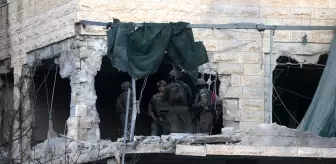 İsrail Ordusu El Halil'de İki Evi Bombaladı