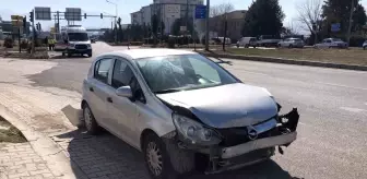 Elazığ'da Ambulans ile Otomobil Çarpıştı: 2 Yaralı