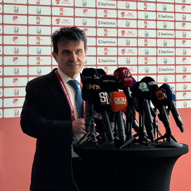 TFF'den anında yanıt geldi: Fenerbahçe'den kupadaki Galatasaray derbisi için yabancı hakem talebi TFF'den anında yanıt geldi: Fenerbahçe'den kupadaki Galatasaray derbisi için yabancı hakem talebi