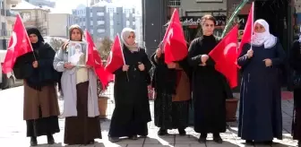 Vanlı aileler: 'PKK samimiyse önce bizim çocukları göndersin'