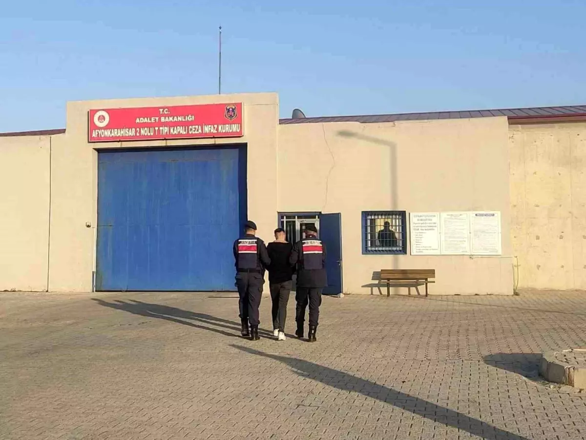 Uyuşturucu Suçundan Aranan Şahıs Afyonkarahisar'da Yakalandı