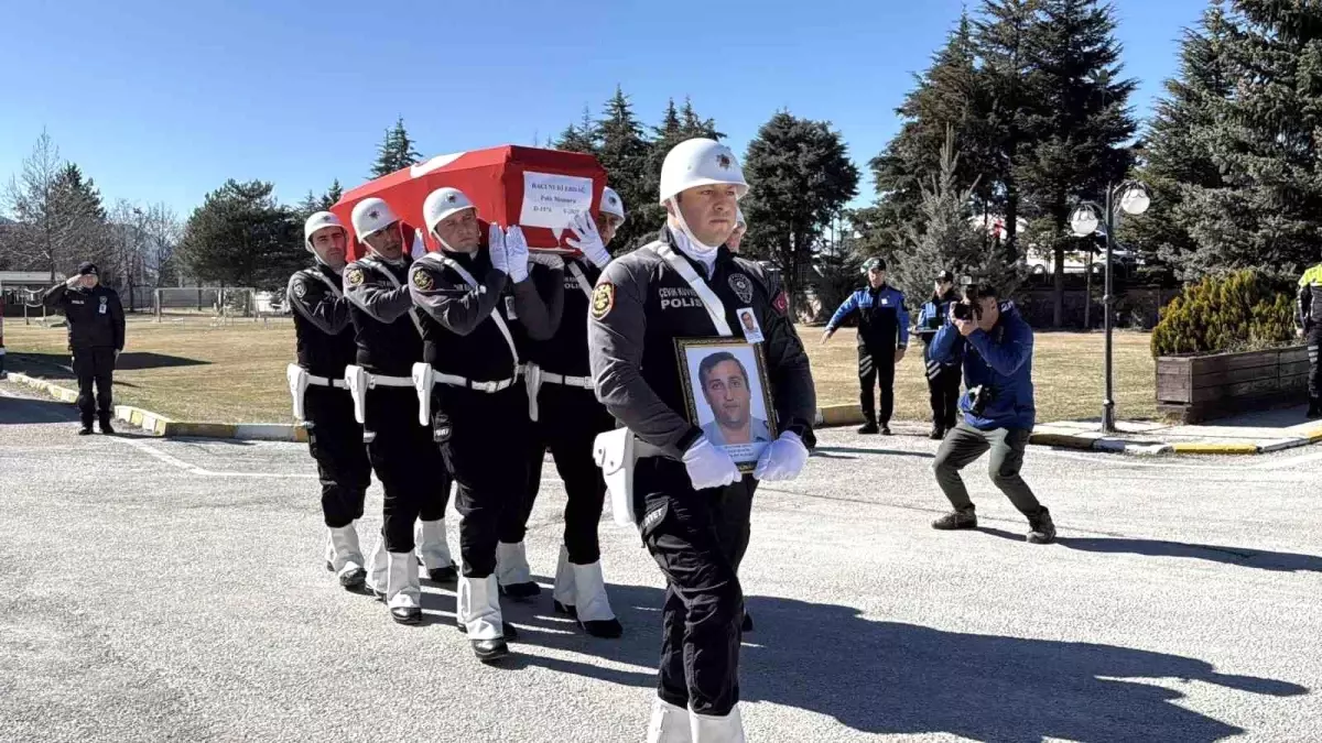 Beyin Kanaması Nedeniyle Hayatını Kaybeden Polis Memuru İçin Tören Düzenlendi