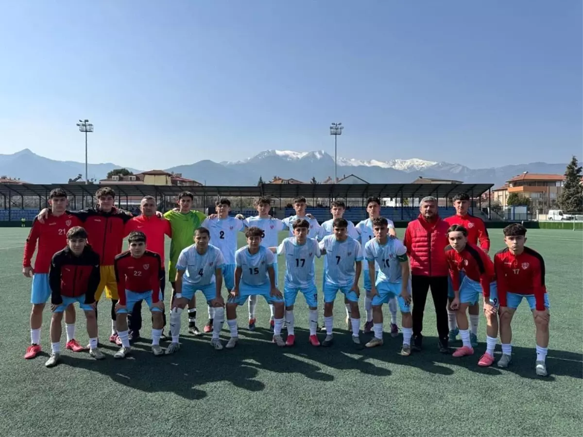 Manisa Spor Lisesi Futbol Takımı Yarı Finallere Yükseldi