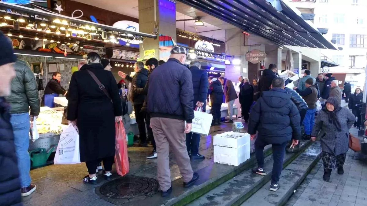 Ramazan'da Trabzon'da Balık Tezgahları Yeniden Canlandı