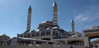 Sağlık Bakanı Kemal Memişoğlu Diyarbakır'da Cuma Namazı Kıldı