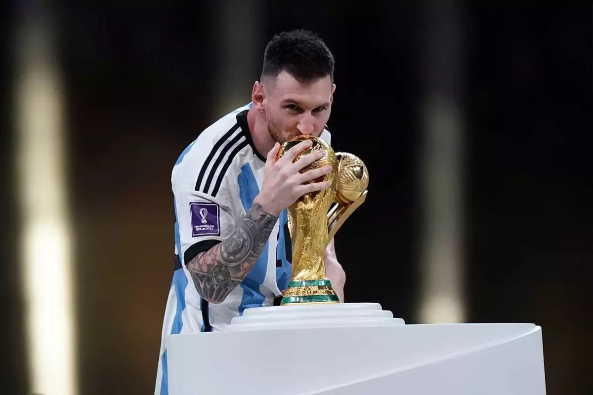 Yapay zeka, önümüzdeki 20 yılda Ballon d'Or kazanacak yıldız futbolcuları tahmin etti