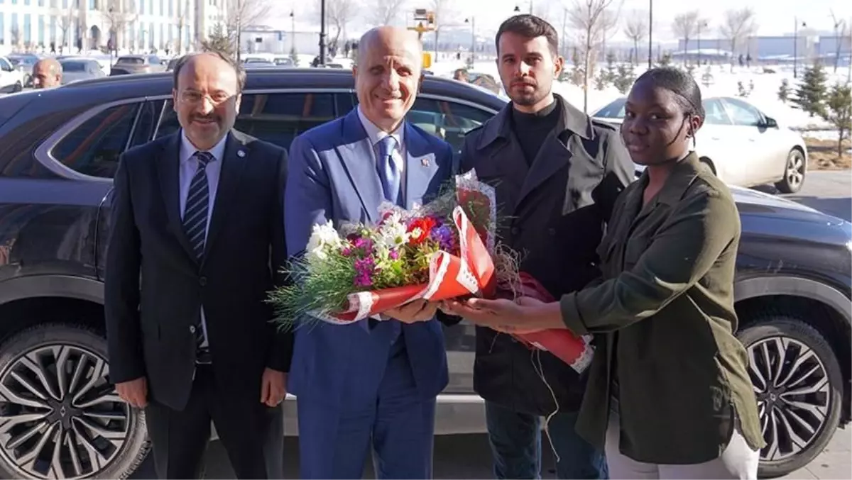 YÖK Başkanı Erol Özvar, ETÜ'lü Öğrencilerle Buluştu