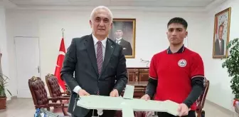 Muş'lu Öğrenciler Vali Çakır'ı Ziyaret Etti