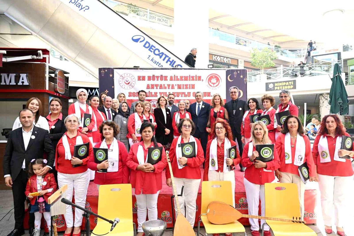 Vali Hulusi Şahin: 'Kadınlarımız başımızın tacıdır'