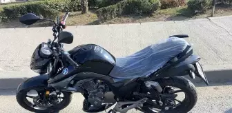 Kocaeli'de Motosiklet Otomobile Çarpınca 1 Kişi Yaralandı